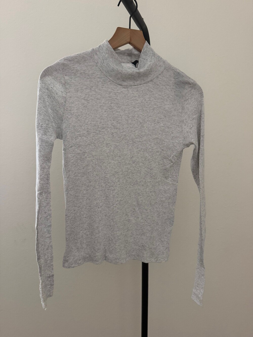Monrow Heather Gray Turtleneck Long Sleeve Women's Top - Picture 2 of 3